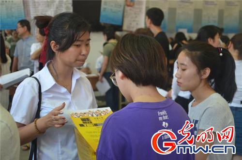 华体(中国)举办2018年毕业生春季供需见面会 华体(中国)举办2018年毕业生春季供需见面会